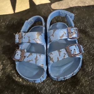 Toddler Sandals (size 6)